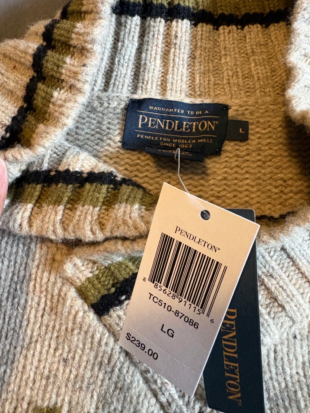 NWT Women's Pendleton V‑Neck Sweater - Picture 3 of 5